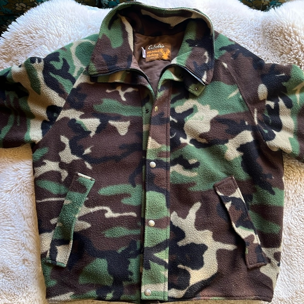 Cabelas Camo fleece Gore-Tex hunting jacket.  Size Men’s L.  Great condition.